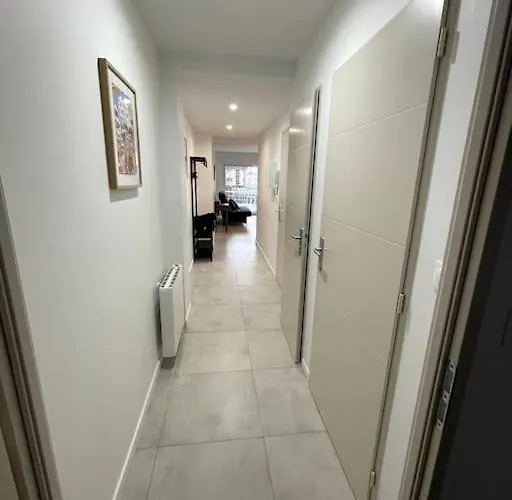 Appartement à Proximité Immédiate De La 2 *