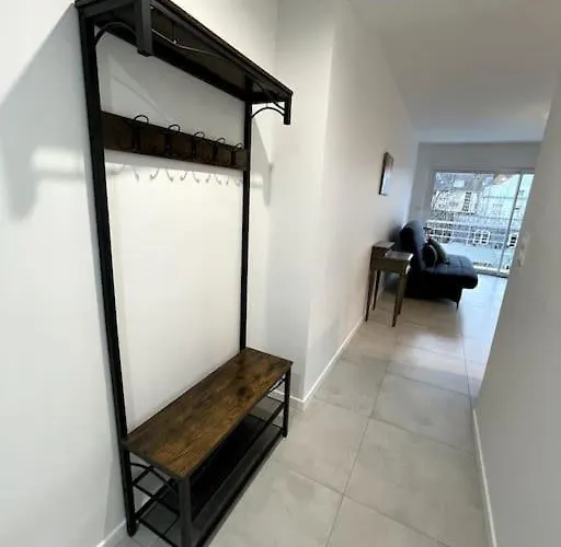 à Proximité Immédiate De La 2 *